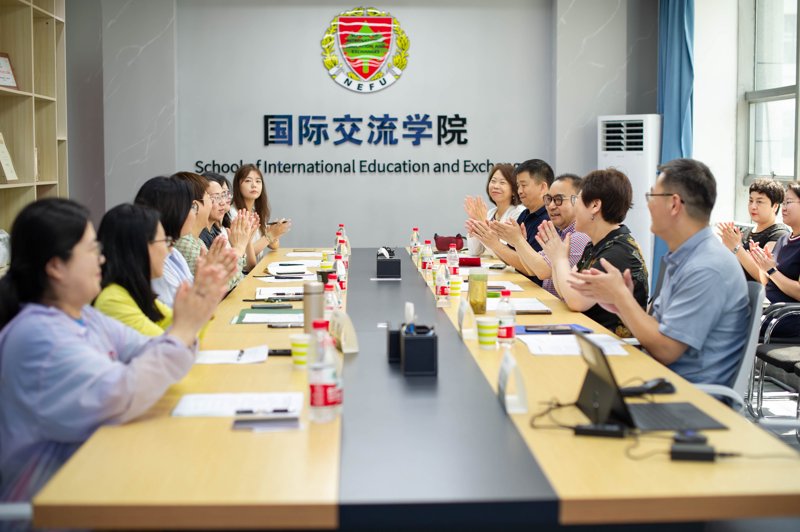 南京市外事服务公司的客户们常常会遇到这样的问题：在进行各类涉外业务时，如何正确选择“翻译服务”的税收分类编码？今天我们就来一起看看这个问题的答案。